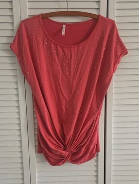 Women's Coral Short-Sleeve Twist-Knot Tee with Rhinestone Accents